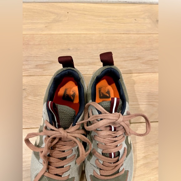 Veja Venturi suede kaki sable oxford grey platform sneakers. Great condition. 8. - Picture 2 of 13